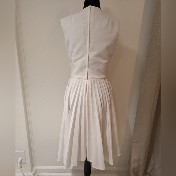 Vintage 1960s Lord & Taylor Parade White Sleeveless Dress Pleated Skirt Small - Picture 3 of 13